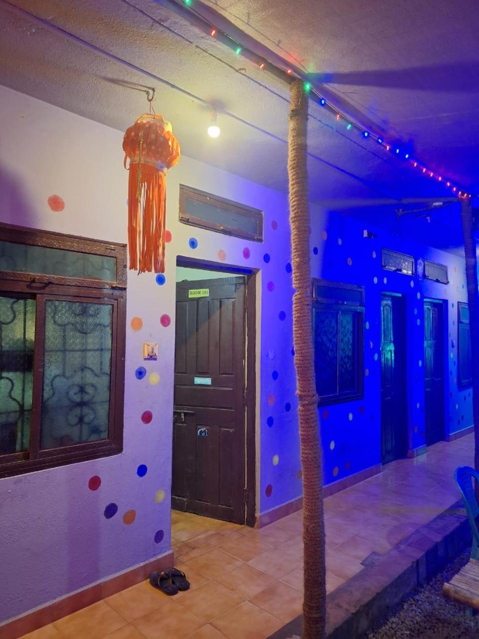 Arambol Beach Laxmi Guest House Exteriör bild